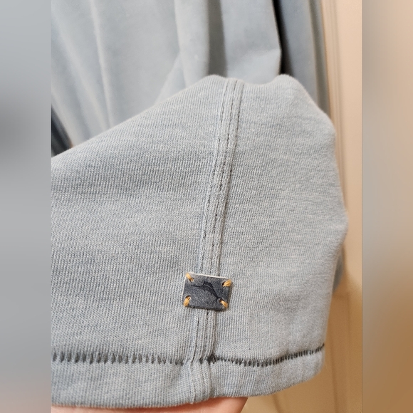 Tommy Bahama sweater - Picture 3 of 7